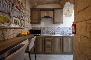 Private kitchen - Historic Mdina Maisonette in the Silent City (L-Imdina)