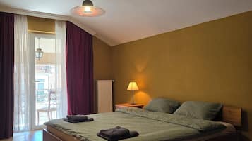 Basic Double Room, Balcony, Garden View