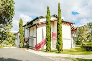 Esterni