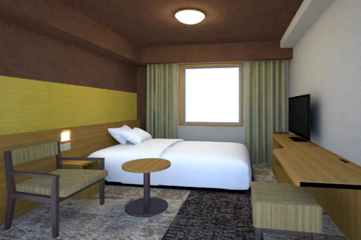 In-room safe, free WiFi, bed sheets