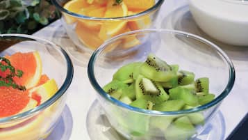 Se ofrece un desayuno bufé todos los días (por un coste adicional)