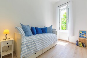 4 Schlafzimmer, Zimmersafe, Bügeleisen/Bügelbrett, Reisekinderbett