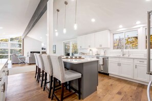Fridge, microwave, oven, stovetop - Ocean Avenue Retreat 4BDR (Kennebunkport)