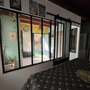 Iron/ironing board, Internet, bed sheets - HOUSE ON THE RAMPARTS (Aigues-Mortes)