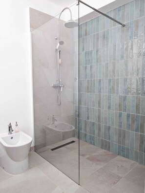 Bathroom - Vrbo Property (Le Beausset)