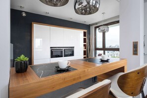 Fridge, microwave, oven, stovetop - Apartment with a River View Near the Old Town by Renters Prestige (Wrocław)