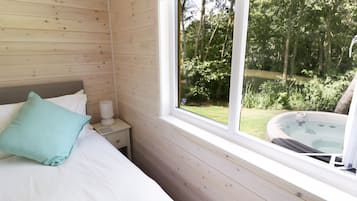 2 bedrooms, free WiFi, individually decorated, individually furnished