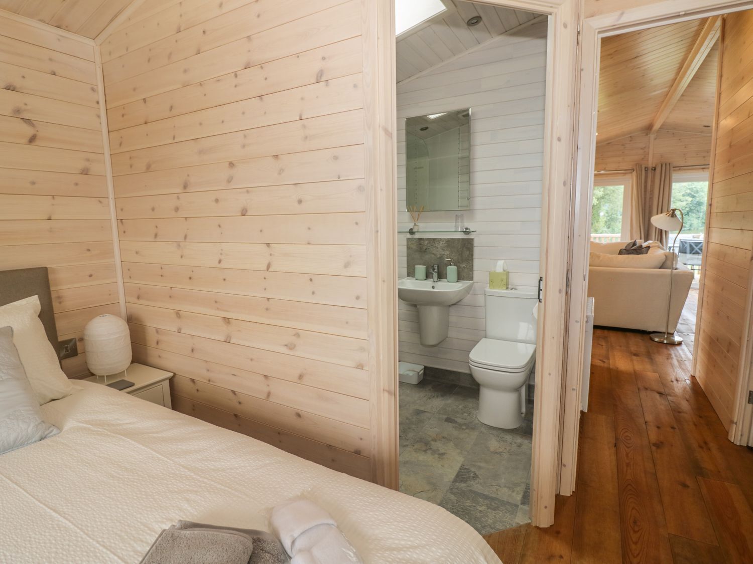 2 bedrooms, free WiFi, individually decorated, individually furnished