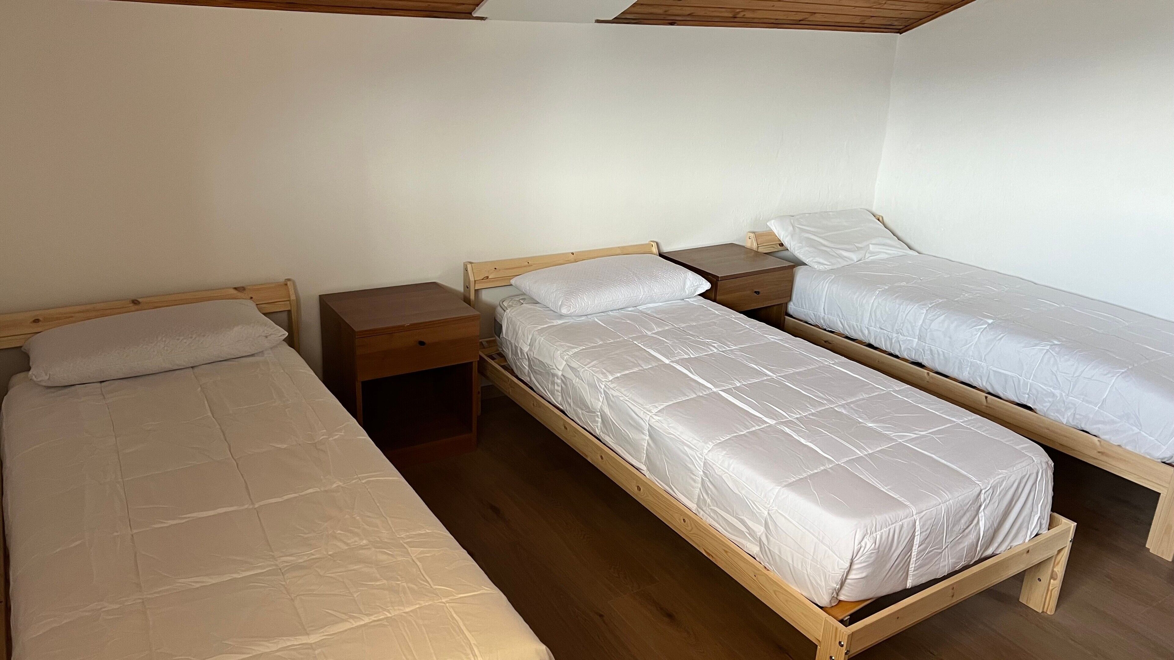 WiFi, bed sheets