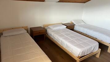 WiFi, bed sheets