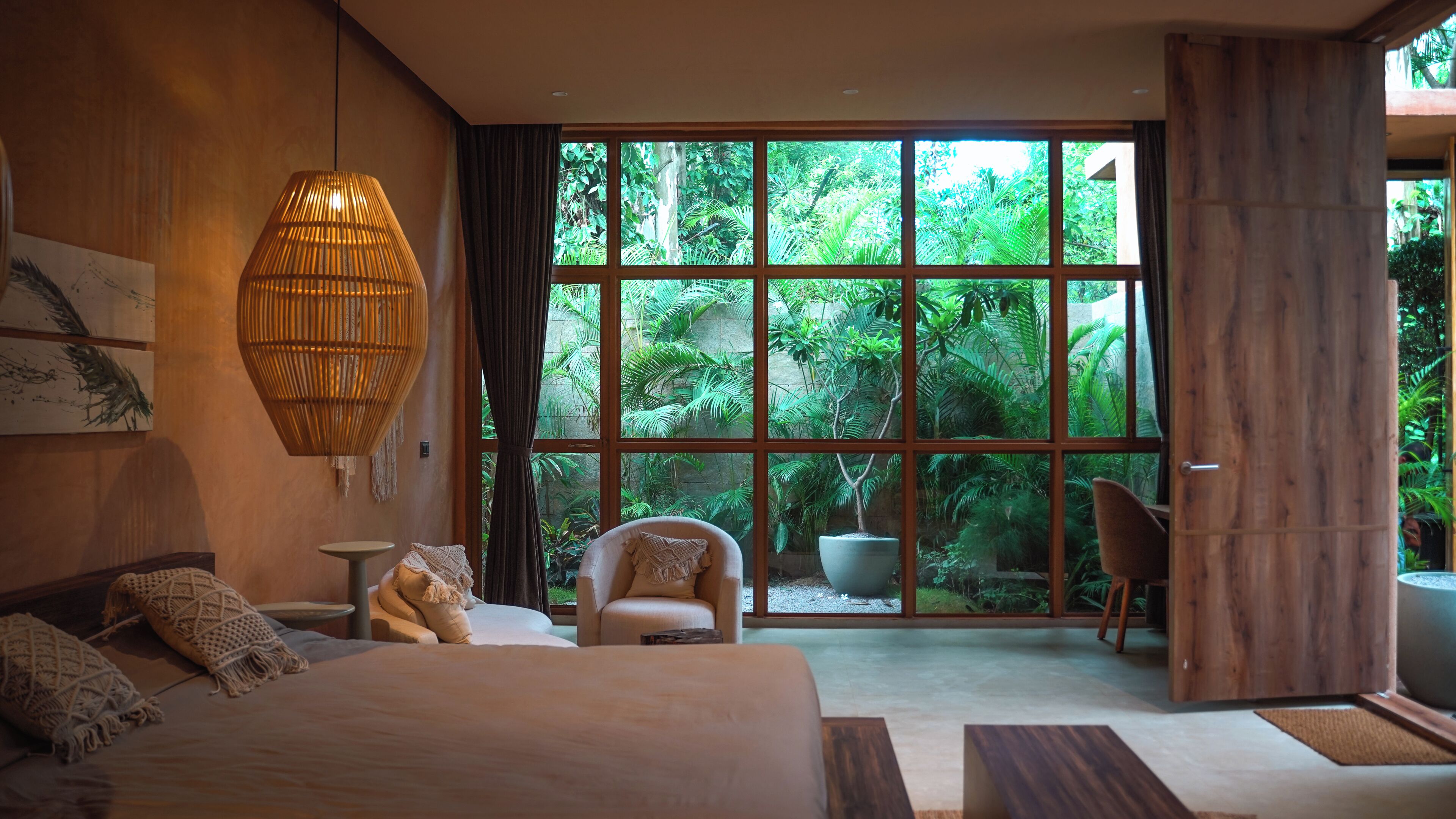 Suite, Balcony