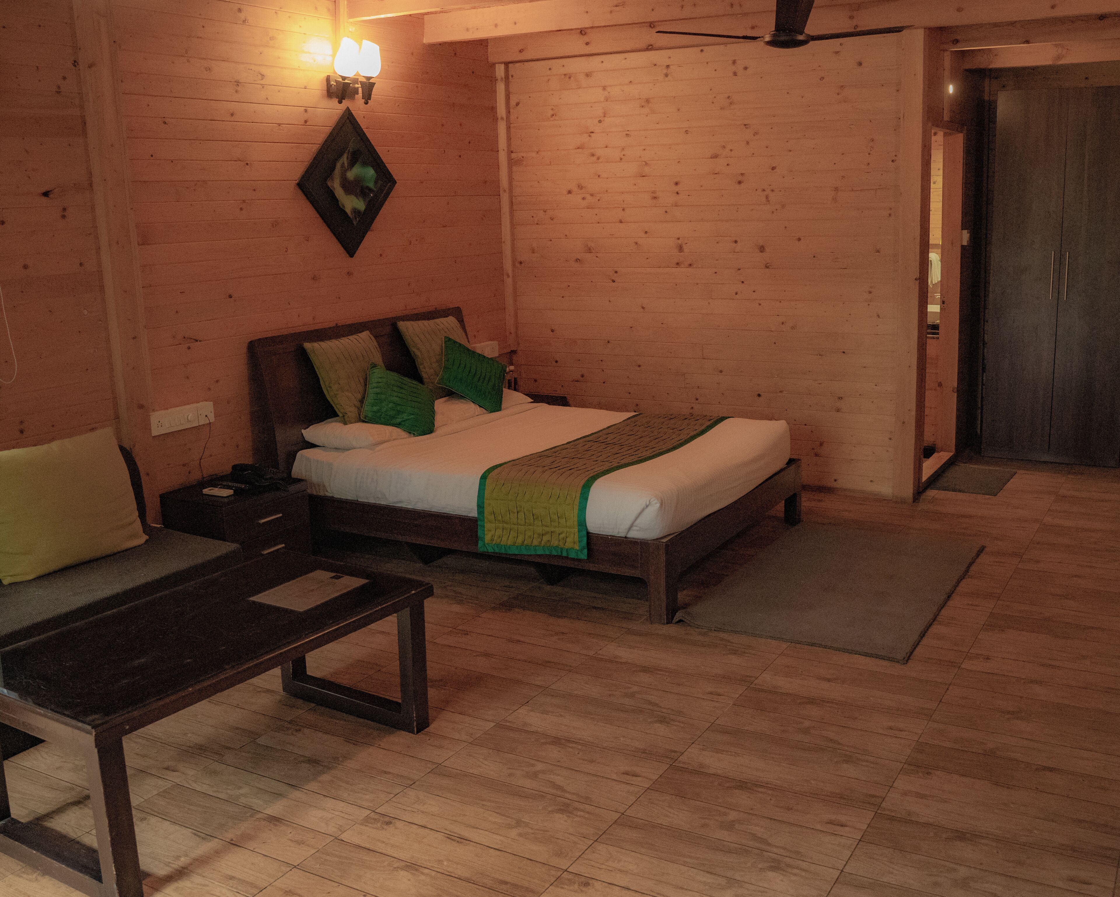 Chalet, Balcony | Premium bedding, free WiFi, bed sheets