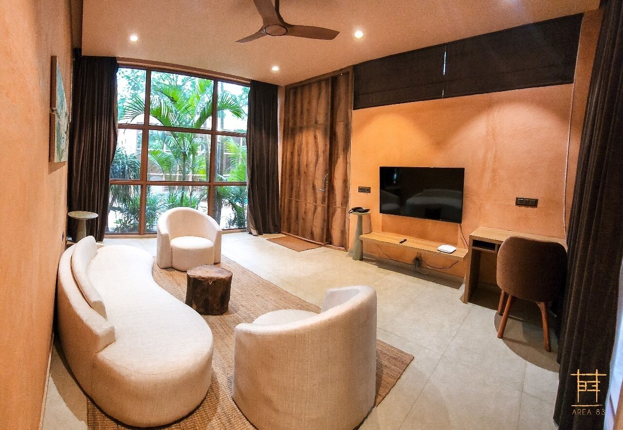 Suite, Balcony | Living area
