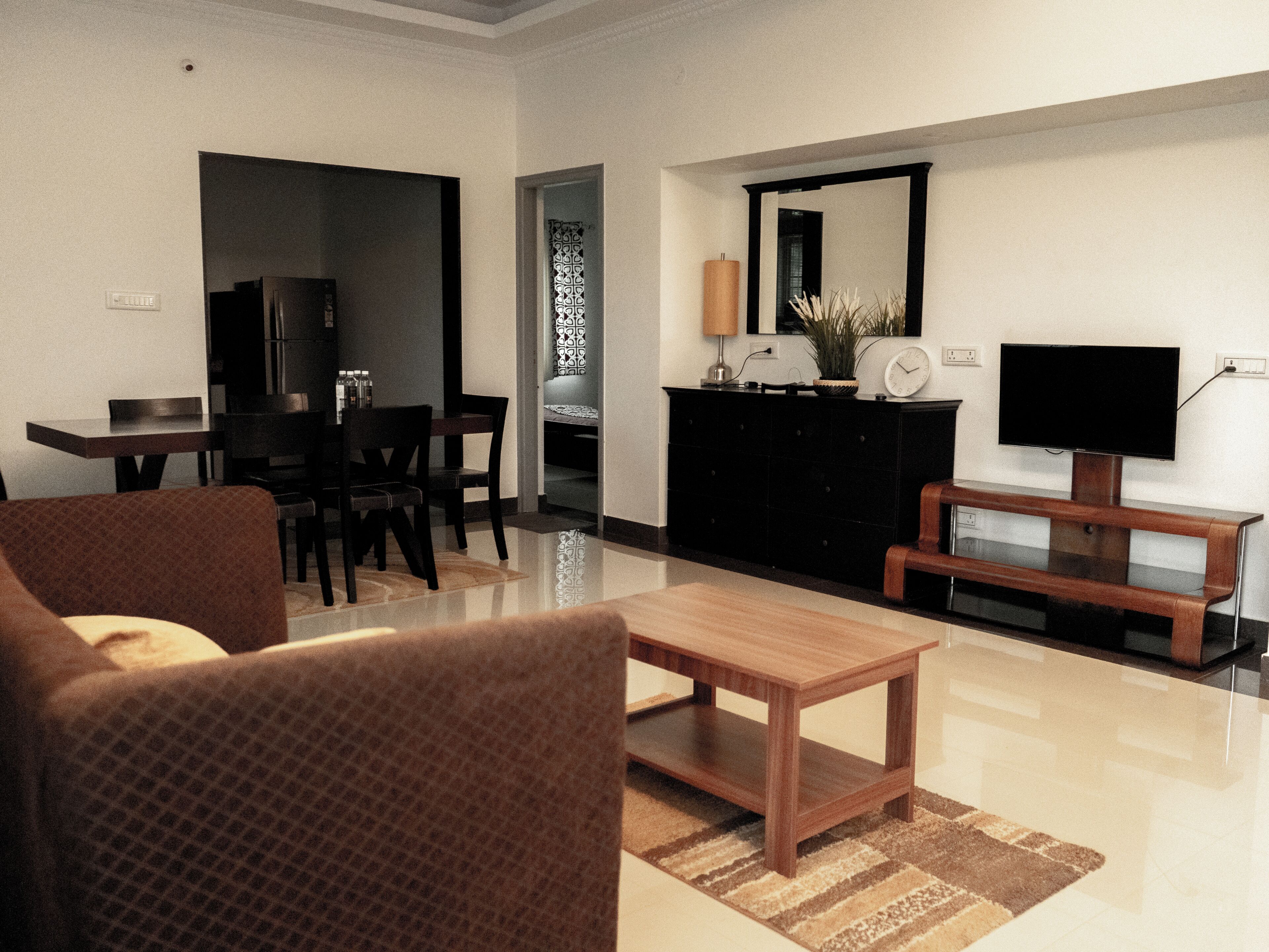 Villa, balcón | Zona de estar | Televisión LED de 43 pulgadas con canales digitales