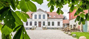 Holiday Apartment on Traditional Three-Sided Farm