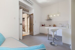 Interior - Blue Suite in the centre of Sorrento (Sorrento)
