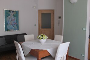 Dining - Apartment 'You An Me' with Mountain View, Balcony and Wi-Fi (Levico Terme)