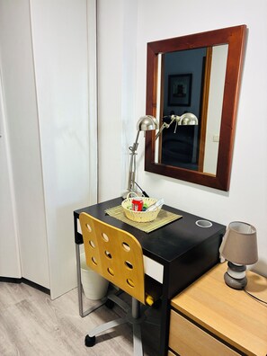 Shared Dormitory, 1 Bedroom - Room-room in Quiet Area of Sitges (Sitges)