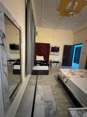 Basic Room | Free WiFi - Bhagirathi Residency (Rishikesh)