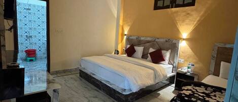 Deluxe Triple Room | Free WiFi