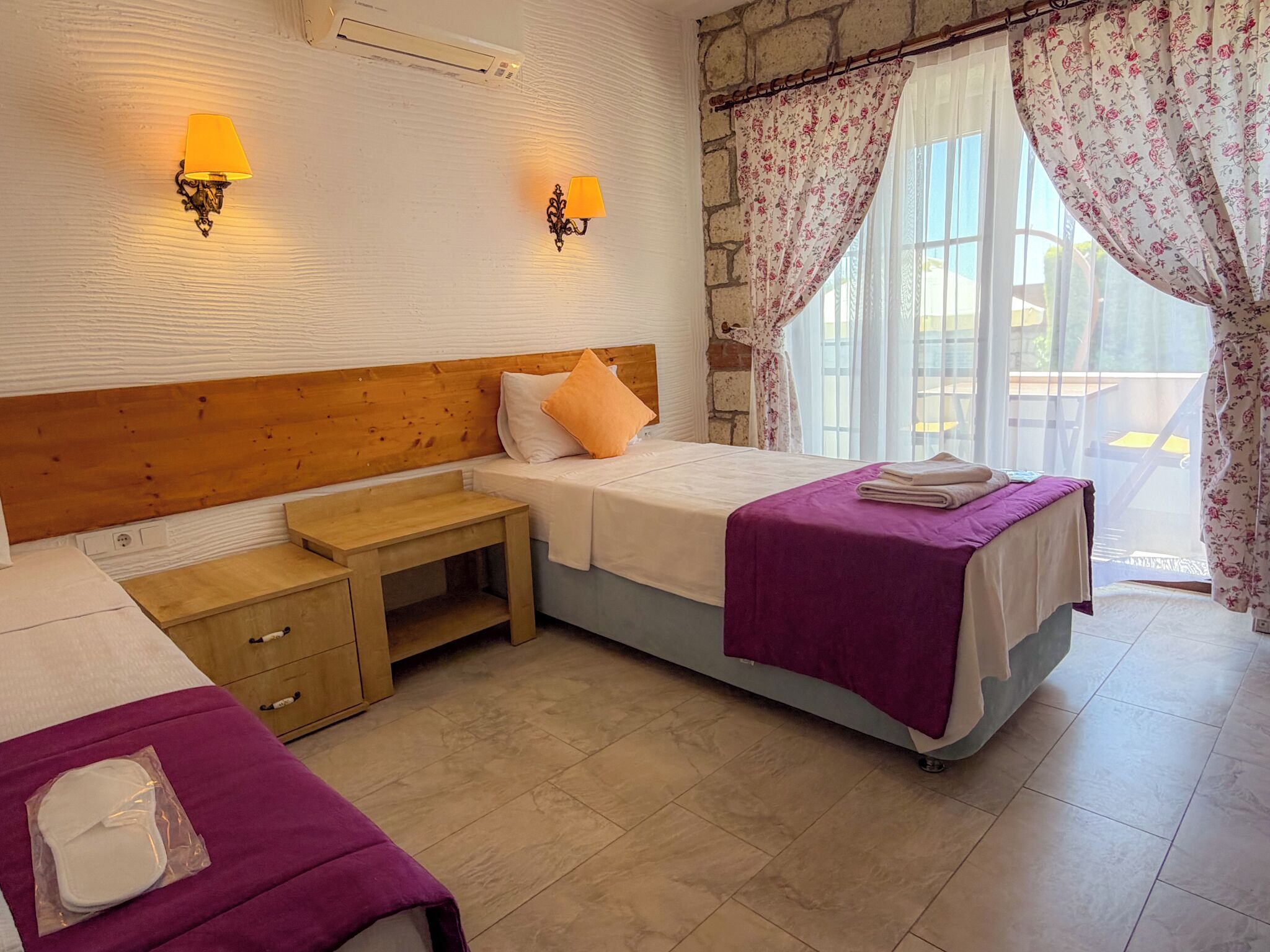 Standard Twin Room, Balcony, Pool View | Desk, free WiFi