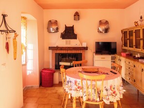 Departamento, balcón, vista a la ciudad | Restaurantes