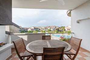 Unclassified image, 2 of 4, button - Vivienne In Front Of Pool Holiday Home with Shared Pool, Wi-Fi & Air Conditioning (Desenzano del Garda)