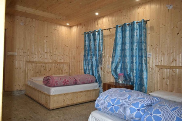 Classic Quadruple Room, Balcony, Mountain View | Desk, laptop workspace, WiFi (free)
