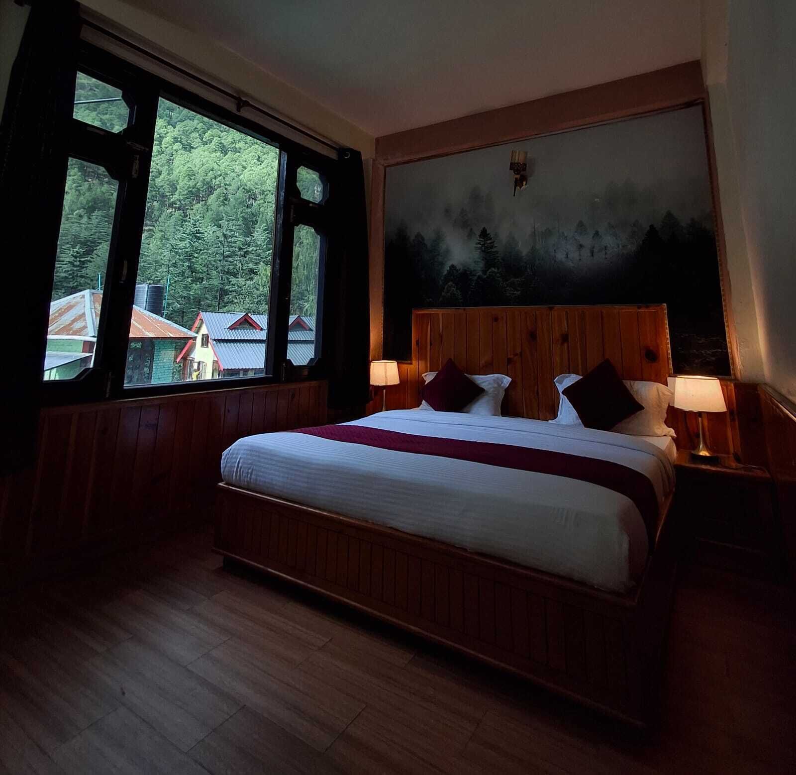 Deluxe Room, Balcony | Free WiFi