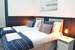 Standard Twin Room, City View | Free WiFi - Manchester Ashton Suites (Ashton-under-Lyne)