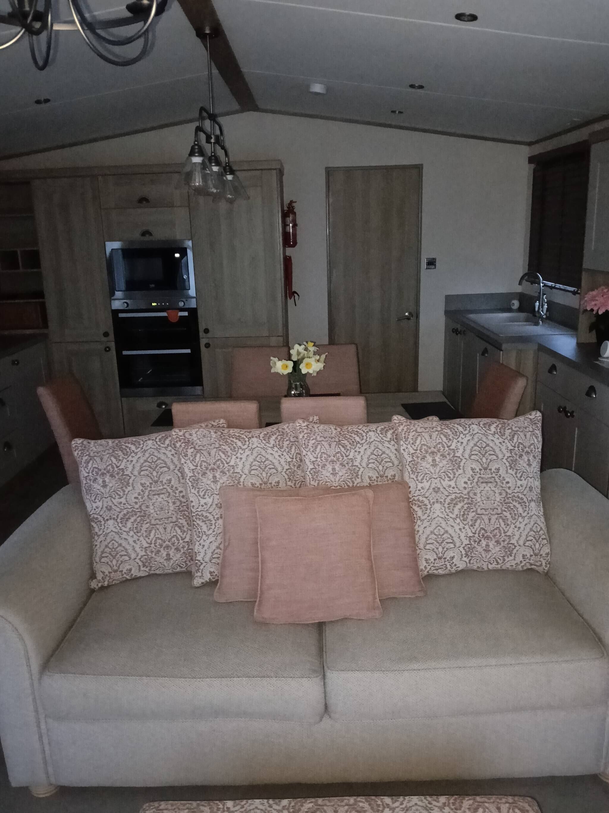 Cabin, 3 Bedrooms, Smoking, Patio | Living room