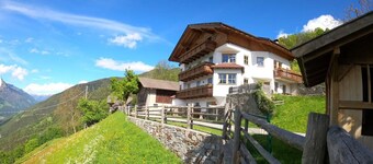 Apartment "Lodner" with Mountain View, Shared Pool and Wi-Fi