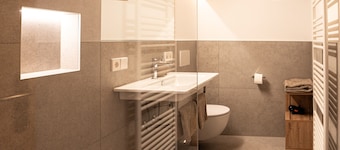 Apartment "Lodner" with Mountain View, Shared Pool and Wi-Fi