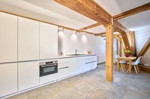 Fridge, microwave, oven, stovetop - fewo1846 - Nordwind - Vacation in a historic windmill with max. 2 persons (Flensburg)