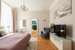 2 bedrooms, desk, iron/ironing board, free WiFi - Riverside 2BR Apartment Next to the National Theatre by EasyBNB Premium (Prague)