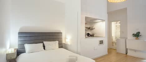 1 bedroom, bed sheets