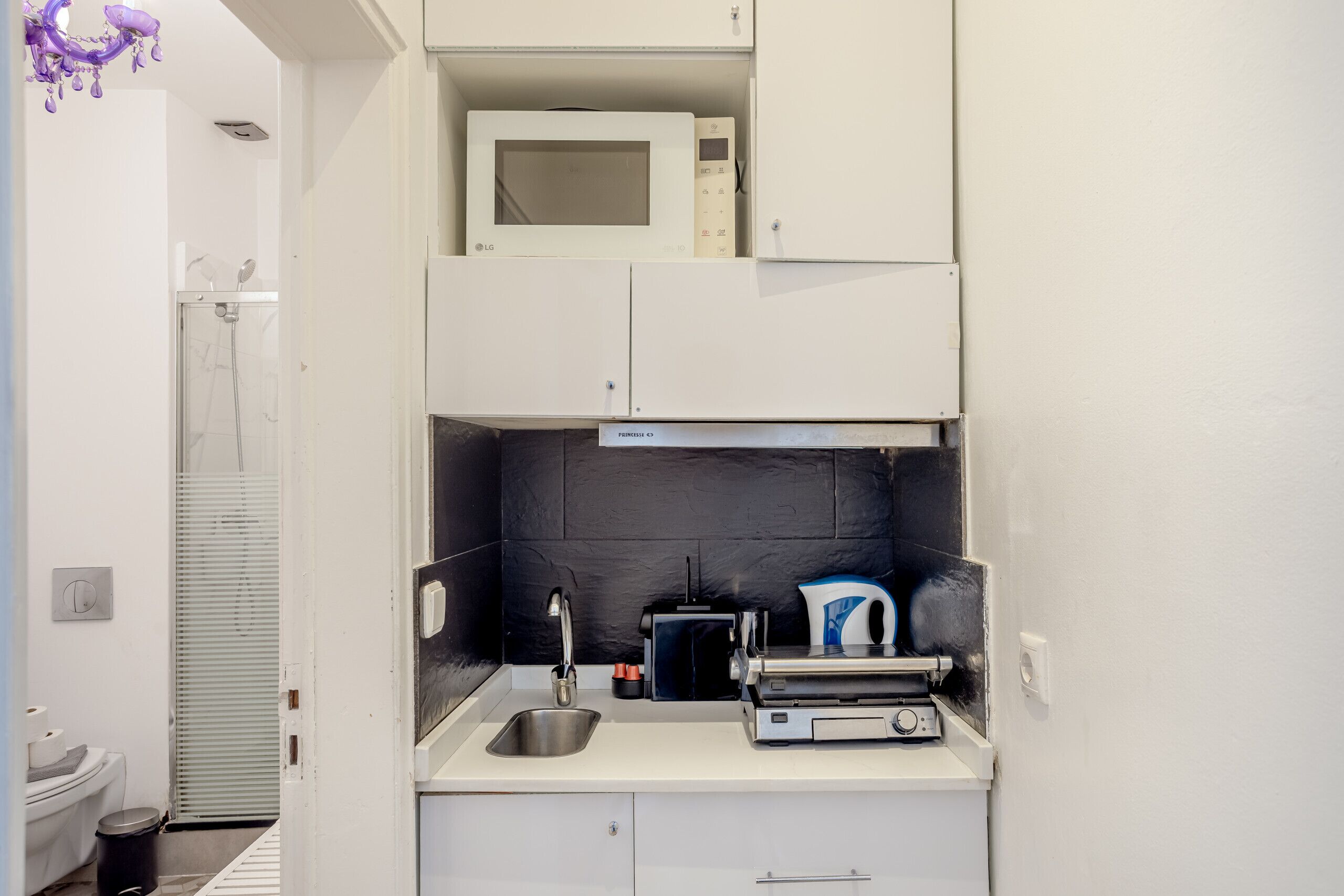 Microwave, coffee/tea maker