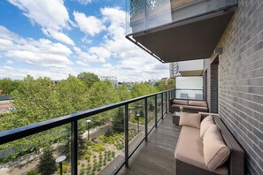 Property grounds - Modern Apartment with Parking | Balcony with a River View | City Center (Wrocław)