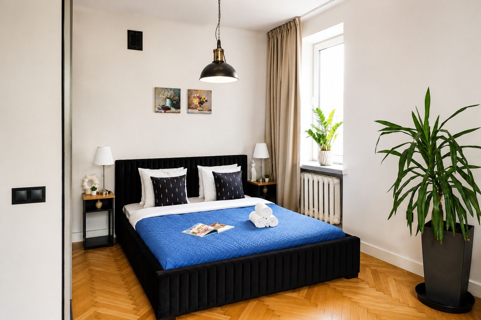 Superior-Apartment, Blick auf den Innenhof | Allergikerbettwaren, schallisolierte Zimmer, Bügeleisen/Bügelbrett
