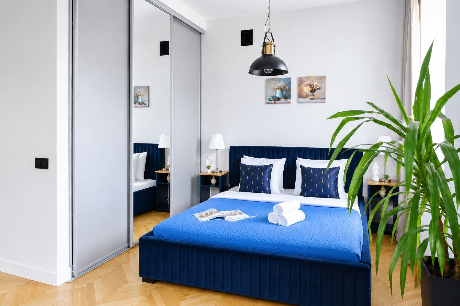 Superior Apartment, Courtyard View | Hypo-allergenic bedding, soundproofing, iron/ironing board