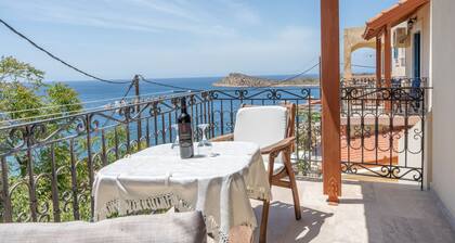 Studio romantique « Two Spaces » avec vue mer et coucher de soleil à Kalymnos
