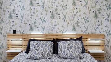 WiFi, bed sheets