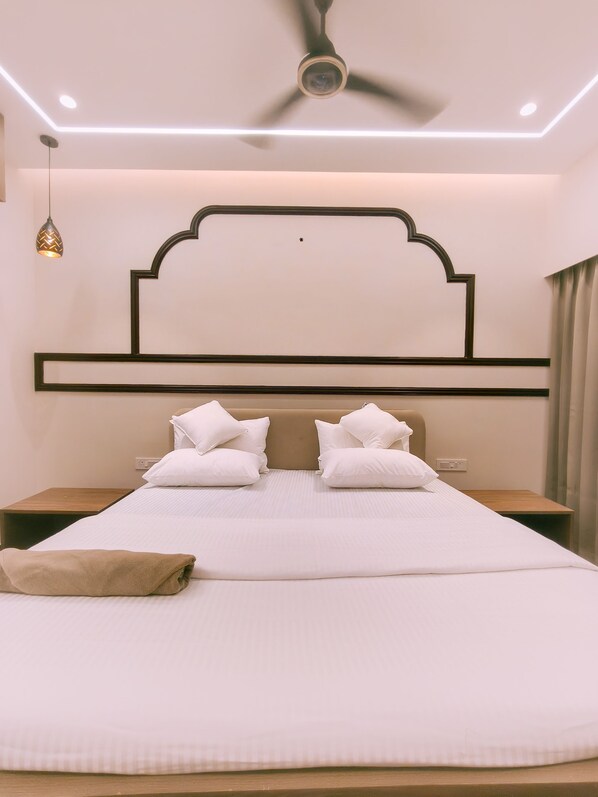 Suite, Balcony, Sea View | In-room safe, iron/ironing board, free WiFi, wheelchair access