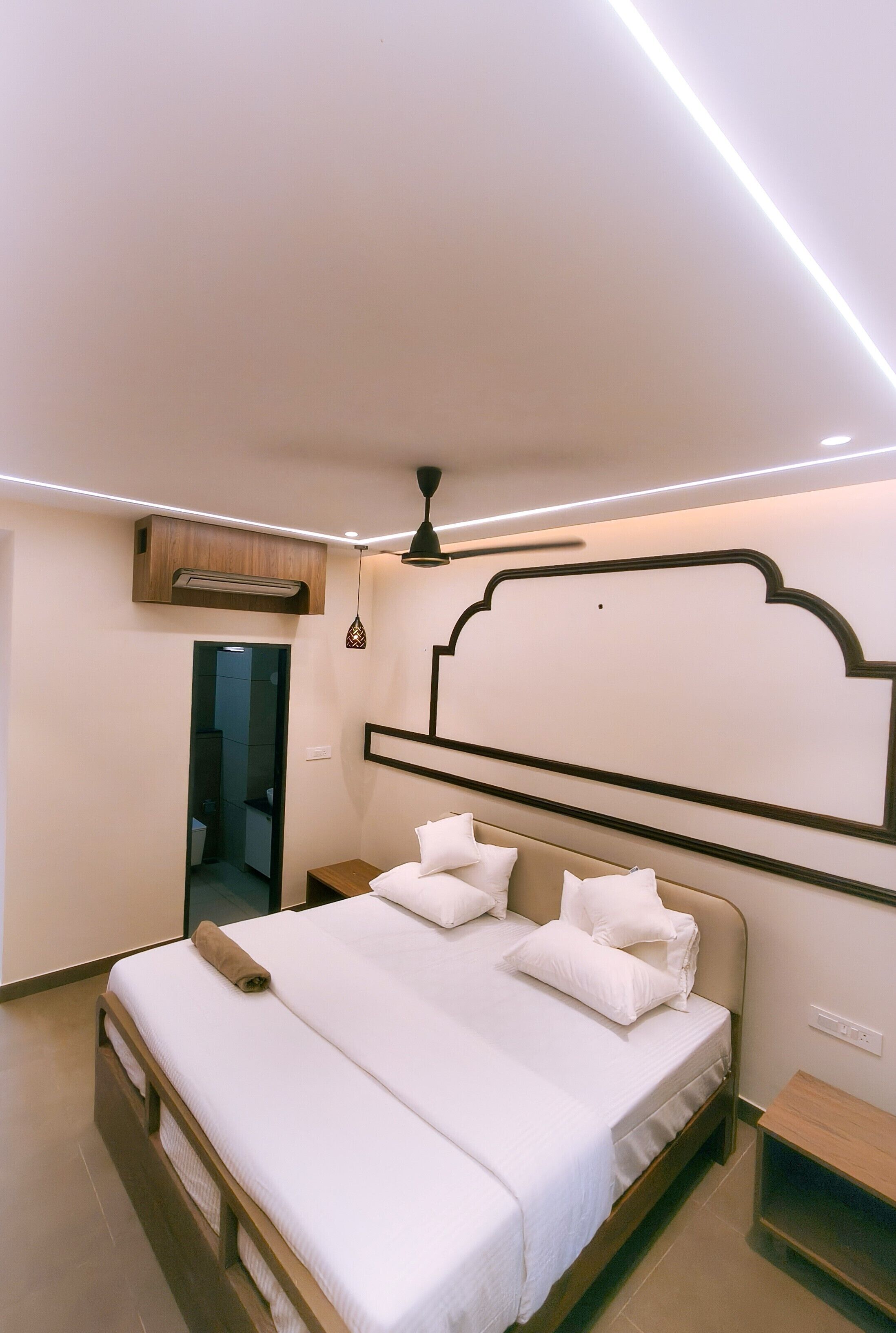 Quarto luxo, sacada, vista para o mar | Cofres nos quartos, ferros/tábuas de passar roupa, Wi-Fi de cortesia