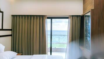 In-room safe, desk, iron/ironing board, free WiFi