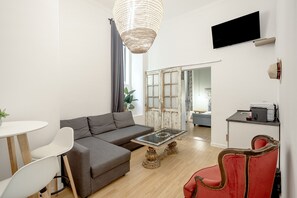 House - Boavista 130 Studios II by Homing (Lisbon)