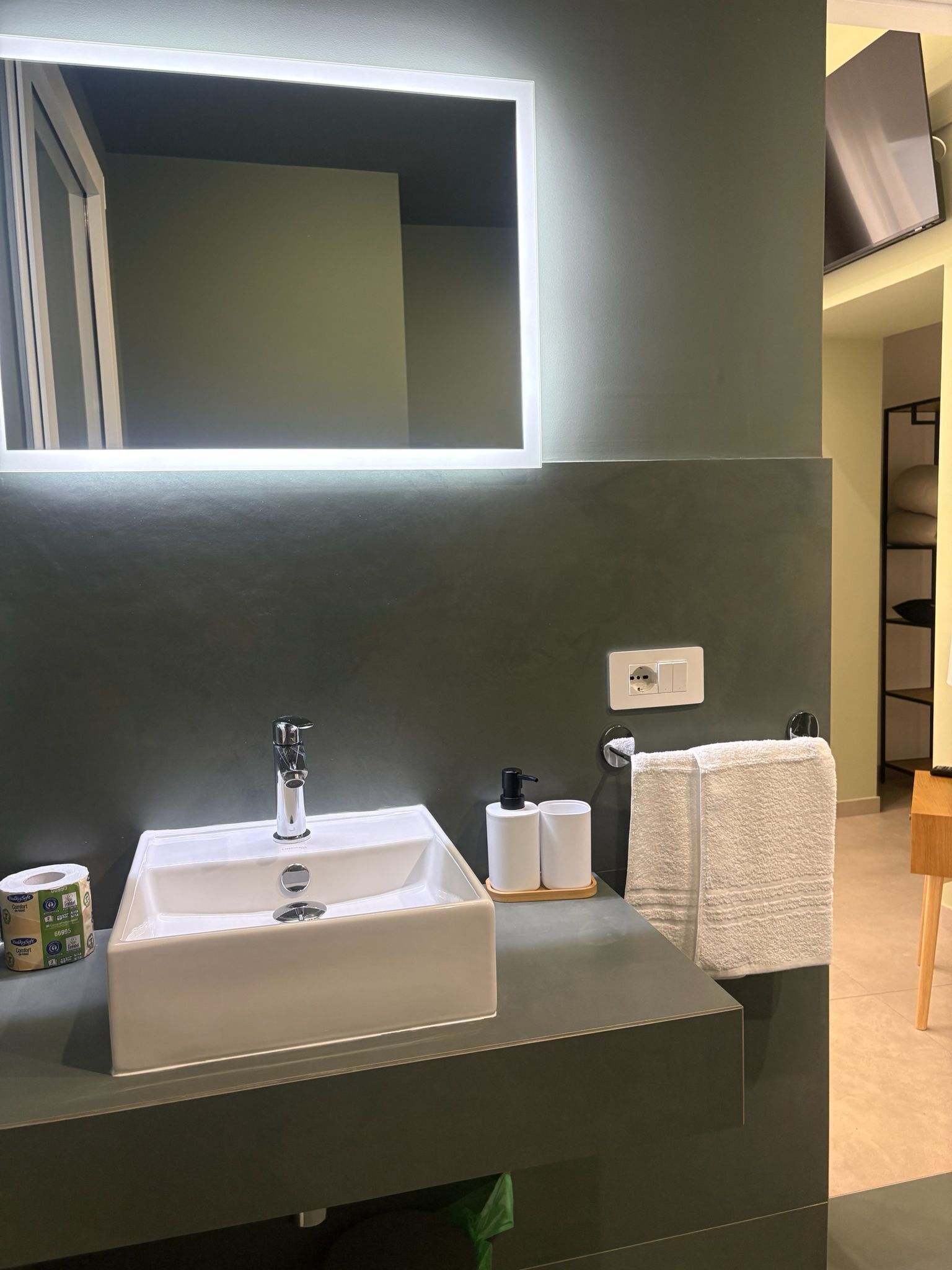 Classic-Doppel- oder -Zweibettzimmer | Badezimmer | Kostenlose Toilettenartikel, Haartrockner, Handtücher, Seife