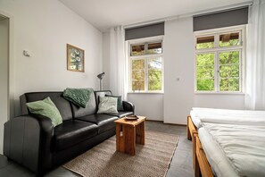 Iron/ironing board, travel cot, free WiFi, bed sheets