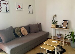 Living area - Vrbo Property (Capanne)