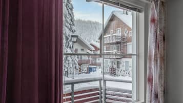 Comfort Apartment, Multiple Beds, Sauna, Courtyard View | View from room